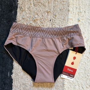 Thinx Hiphugger - Heavy Flow Underwear - Pink (M)
